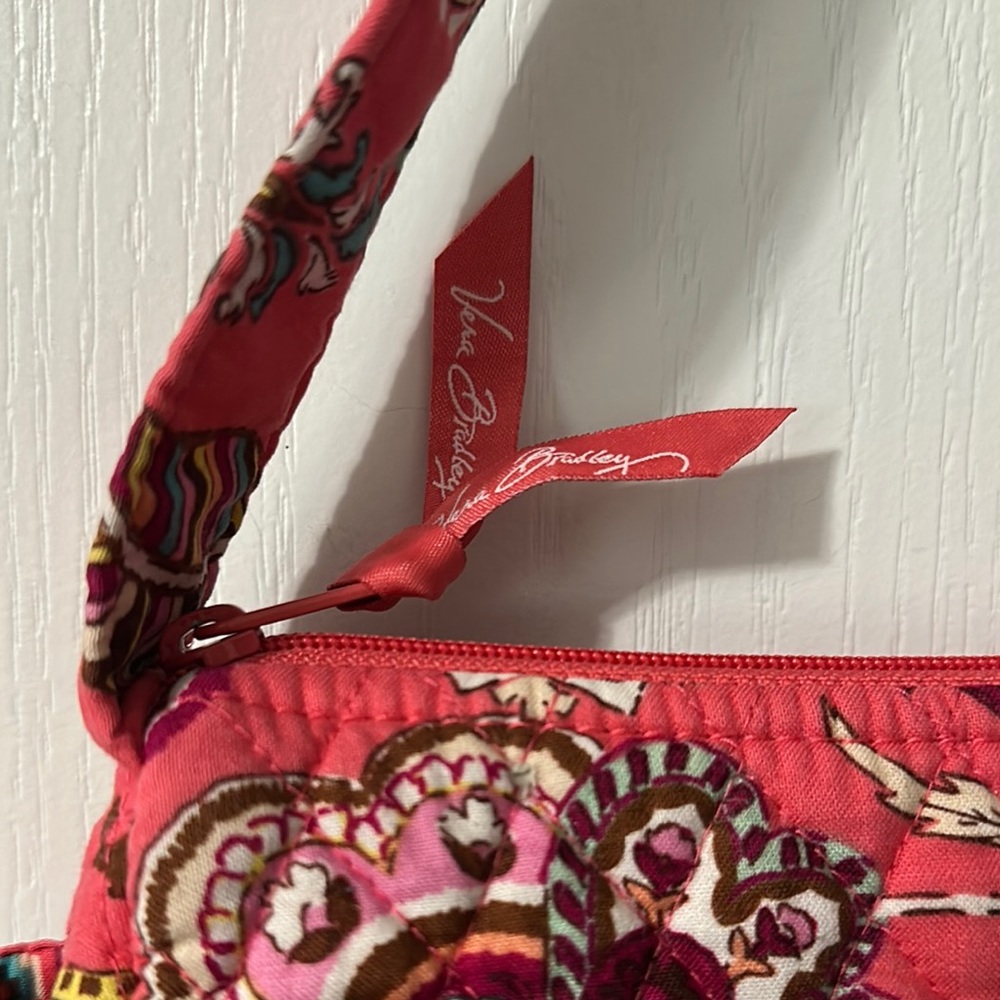 Vera Bradley Pink Shoulder Bag with Vibrant Design - Picture 2 of 7